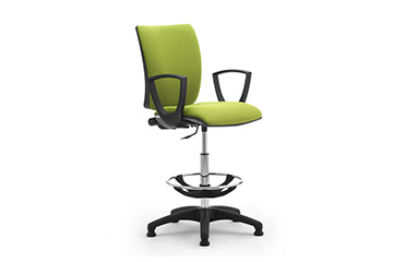 Drehhocker mit Armlehnen und FuBstutze fur Labor und Industrie Sprint