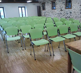 4-legged chairs for lecture halls where courses, conferences and events are held